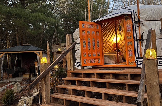 Tall Pines Nature Retreats - L’Orange Yurt