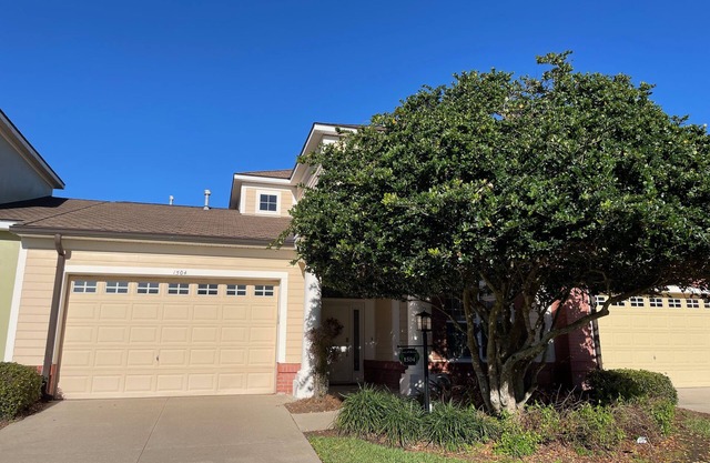 TALLEY HO AND AWAY YOU GO! Come Stay in This Home on The 9th Hole!