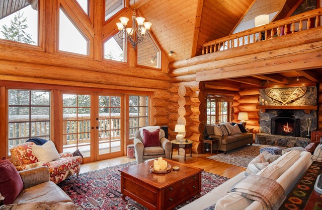 ❄︎Tantalus Chalet❄︎ 5 BR Chalet with Hot Tub Ski-In Blackcomb Mtn