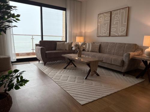Taqah Sea View I Stunning 3 Bedroom Apartment