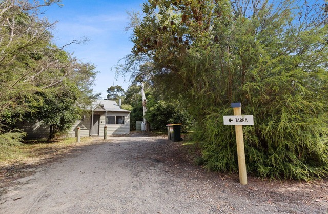 Tarra - Waterfront Retreat: Secluded lodges perfect for nature lovers