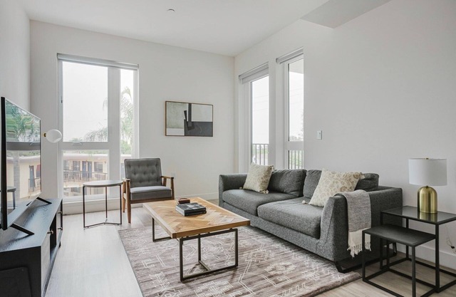 Tasteful 1BR w/Gym & Elev, nr Dining & Bars, by Blueground