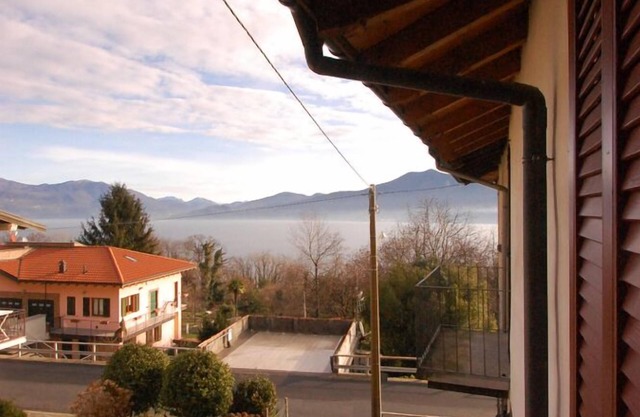 Tastefully furnished 3-room apartment with spacious outdoor area