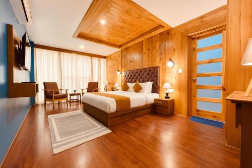 Tata Vista Resort Manali - Centrally Heated & Air Cooled luxury room near mall road