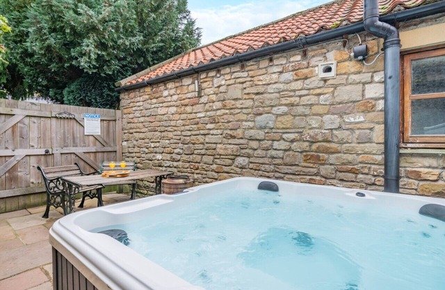 Tavern Cottage - One Bedroom House, Sleeps 2