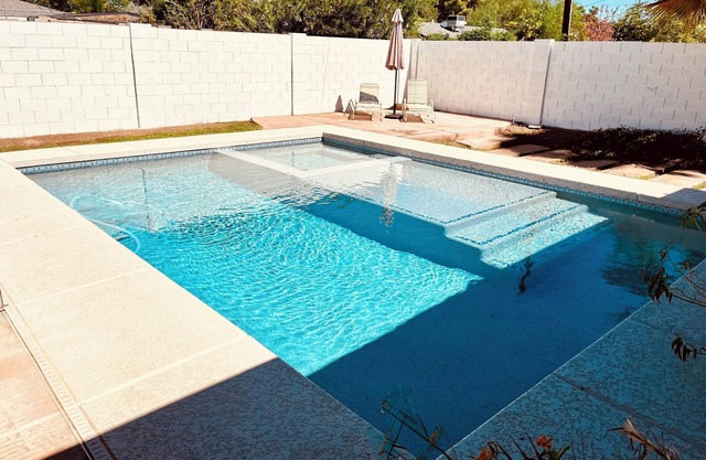 Tempe Pool House - Walk to ASU