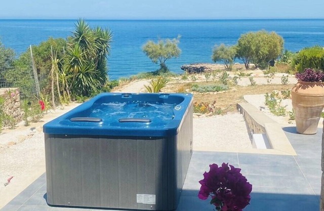 Terra Petra Villa - The Seafront Retreat