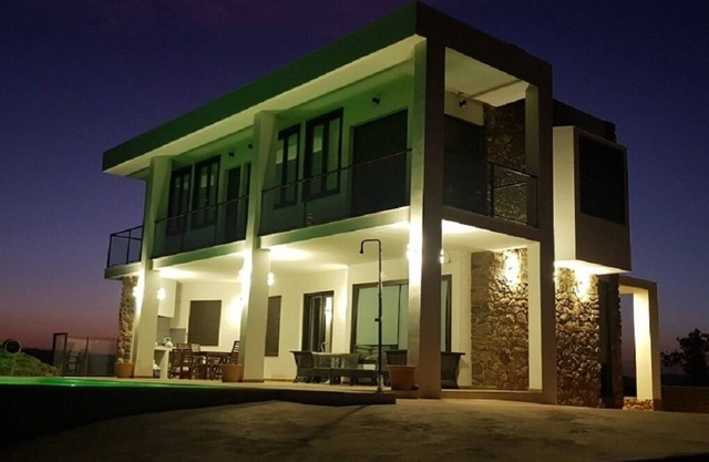 The House of the Lake 50 km from Seville