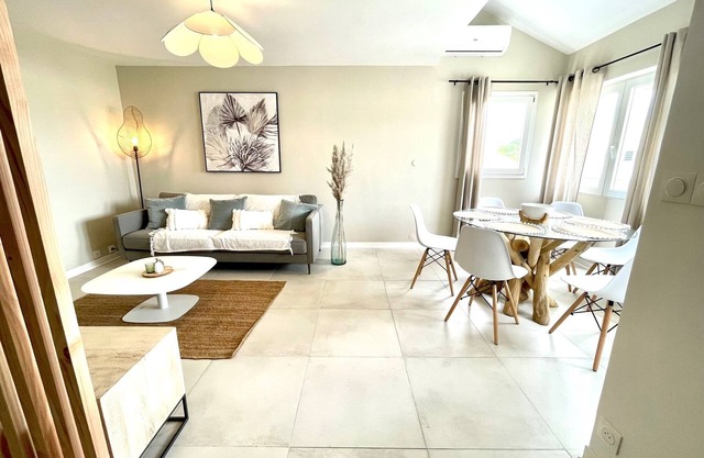 The "61" MARINA ROOFTOP Superb Marina view/equipped with a WATER TANK