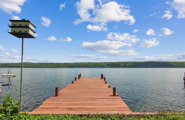 The 65th Step - Lakefront Cottage + Private Dock