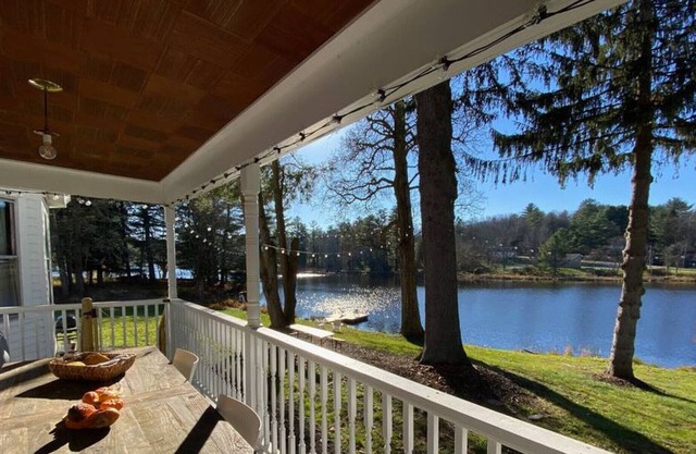 The Archibald on Kenoza Lake