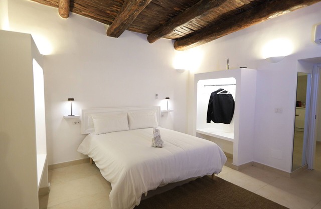 The B&B "Ai 13 Gradoni di Chiaia is an oasis of calm in the center of Naples.