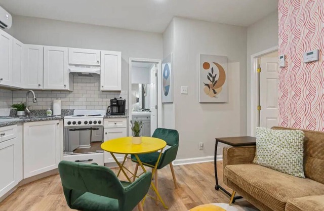 The Barbie Unit 3 - 1BR/1 BA Monthly stays in Heart of Atlanta!