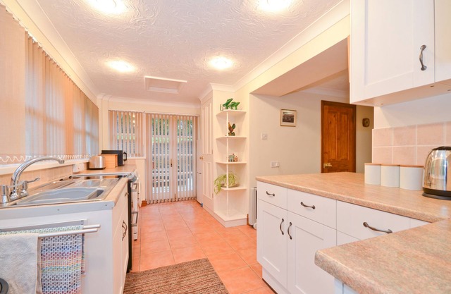 The Bays, cottage with views of Carisbrooke Castle