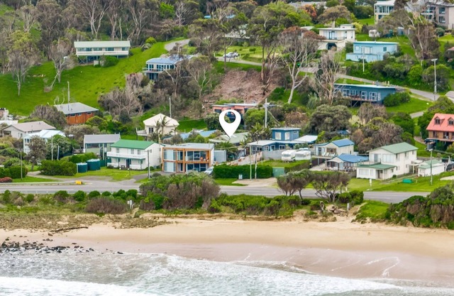 The Beach Cottage - Cottage by the sea for you and your pets