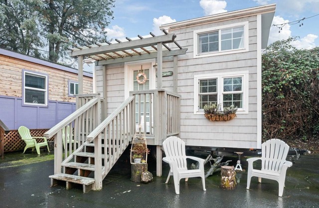 The Beach - Custom Tiny Home w/Beach Vibe
