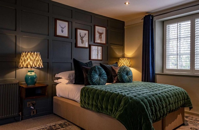 The Bell & Stuart House