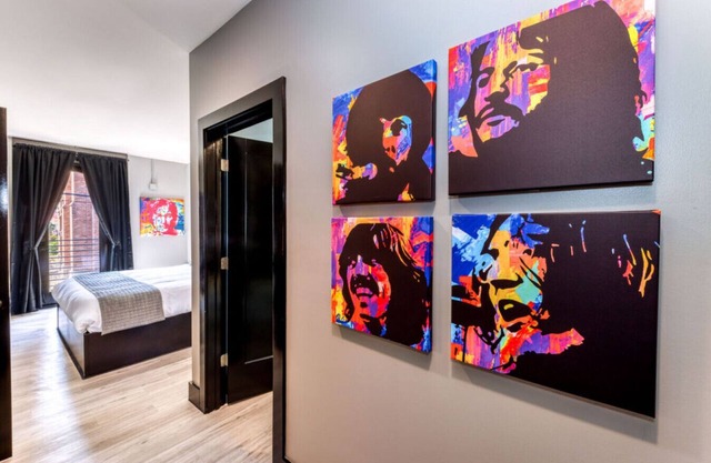 The Bella's Abbey Road Suite, Sleeps 2, Private Balcony
