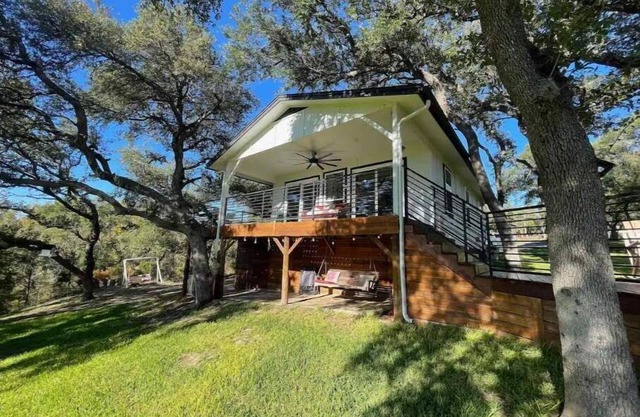 The Bird House on Cow Creek Cabin/Lake Travis