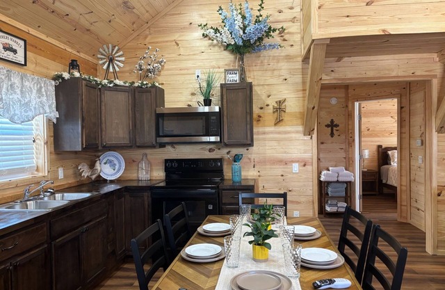 The Blue Iris Cabin on Lake Granbury