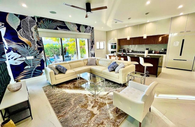 The Botanicals Las Olas with Pool Near the Beach