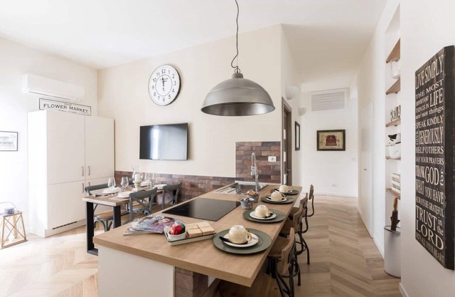 THE BREAK - Via Veneto Charming Suite