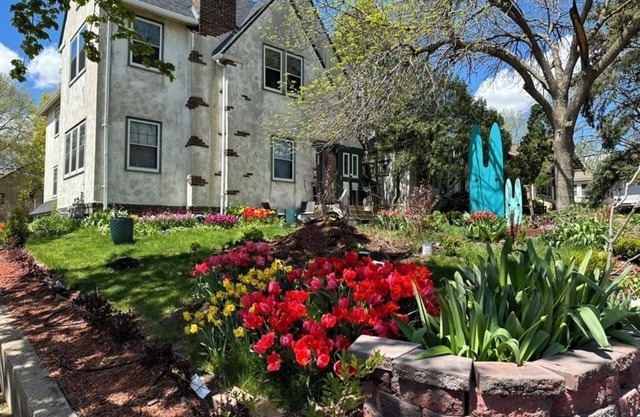 THE BUNNY ART HOUSE