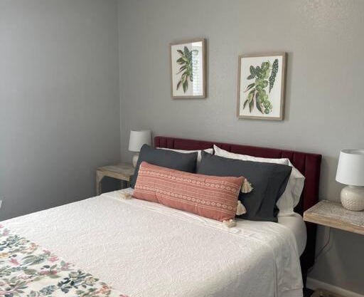 The Carolyn - 2 Bedroom Apt in Quilt Town, USA