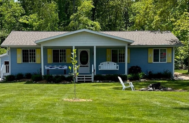 THE CHUNKY MONKEY COTTAGE DUNE VACATION IN SILVER LAKE MICHIGAN 3BED/2BATH