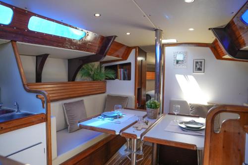 The Classic Sailboat Retreat