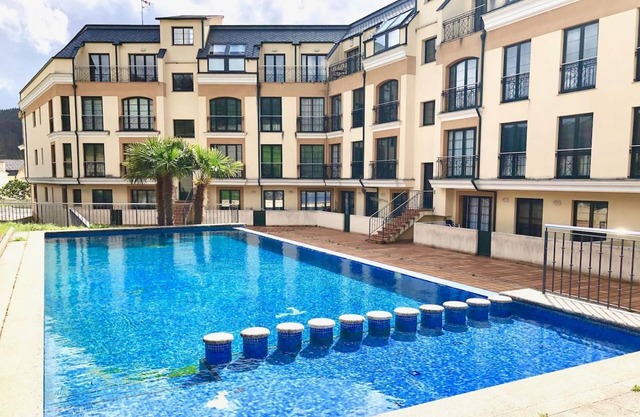 The Cliffs - Espasante Nook