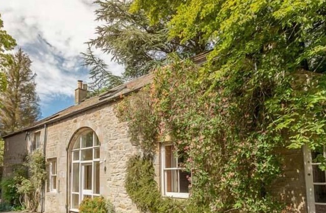 THE COACH HOUSE, pet friendly, with open fire in Bellingham