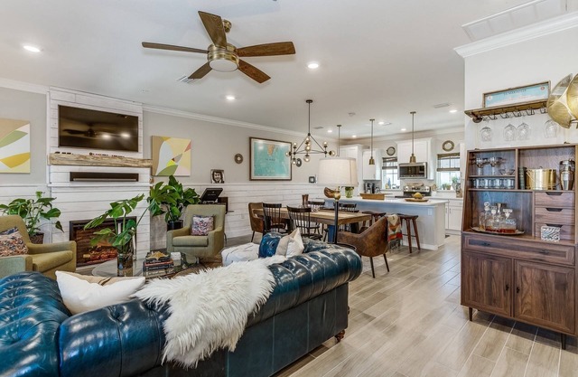 The Commodore's Son |Perfect Couples Retreat |Stay in Style at Lost Key |Beach Club |Pools |Spa|Golf