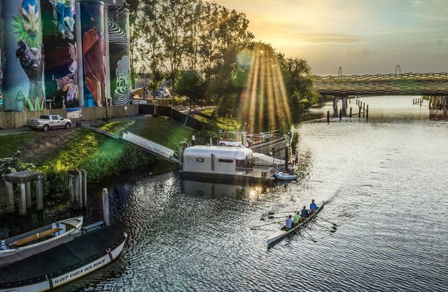 The Coon floating home/ecolodge
