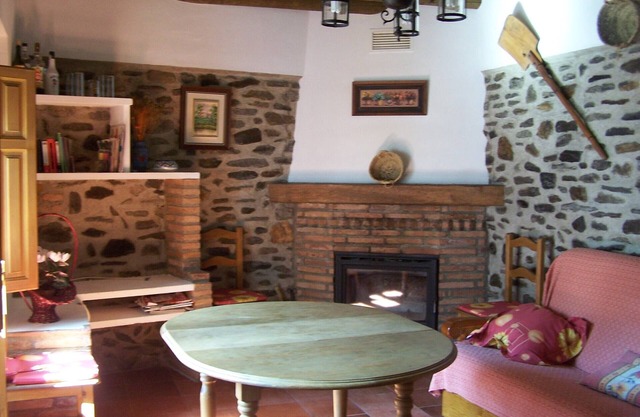 The Corral de Serafín 2-14 places