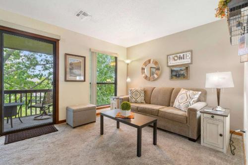 The Cozy Place - Pointe Royale Condo - Perfect for Couples