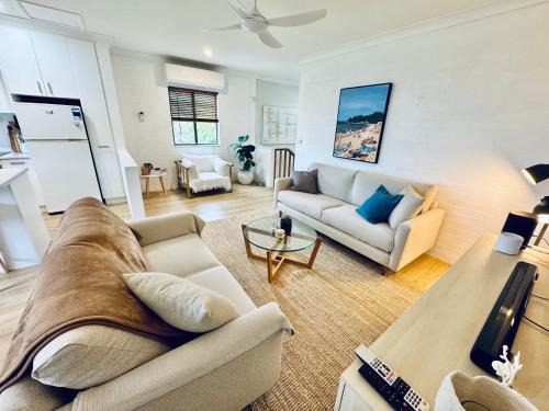 THE DAVEY Seaside Villa