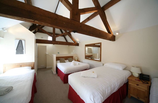The Dewdrop Inn