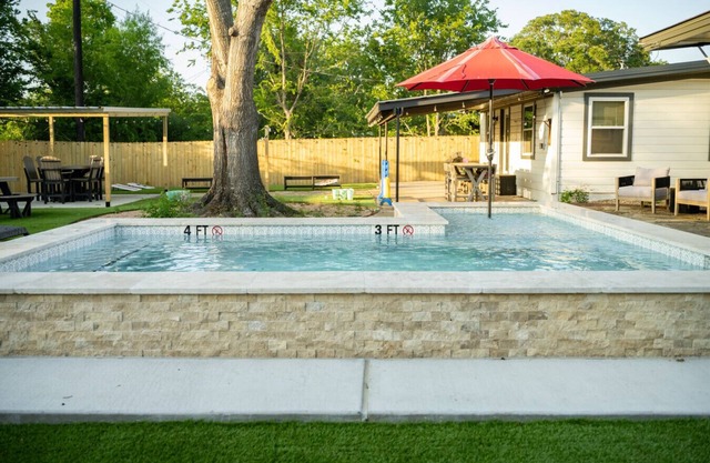 The Dunn Right - Pool, Game Room, Yard Games, 1.5 Miles to TAMU