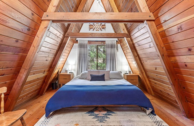 The 'Easy A' Cabin at Rocky Point- Stylish 1960's A-Frame