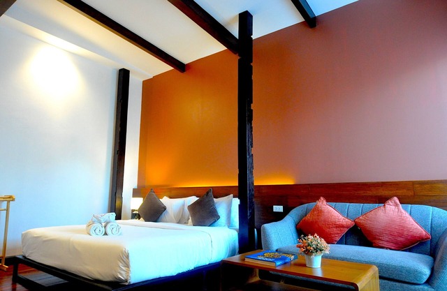 The Eight Ratvithi House