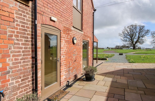 THE FLO JO, pet friendly, with a garden in Ellesmere