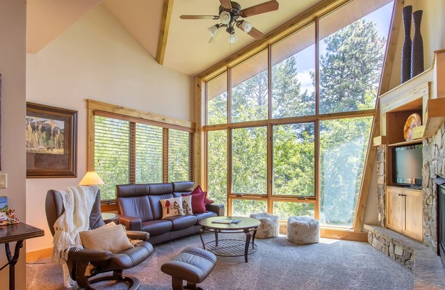 The Fox Den - Bigfork Harbor