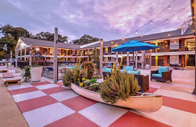 The Guest Lodge Gainesville