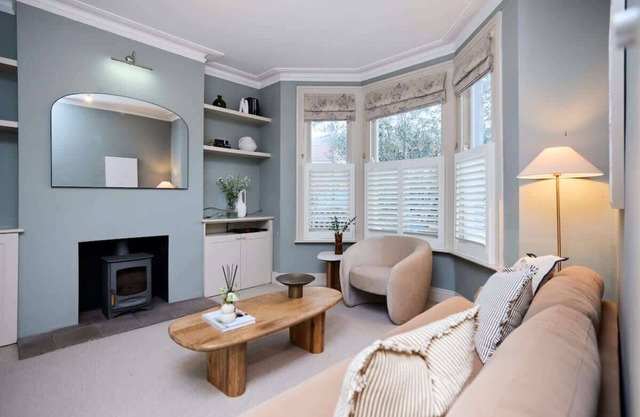 The Harlesden Haven - Stunning 4BDR with Garden