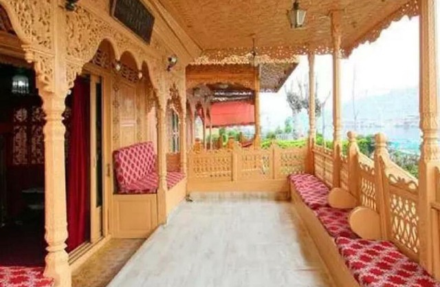 The Heritage Group Of Houseboats