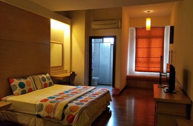 The Heritage Lake View + Wifi Condo