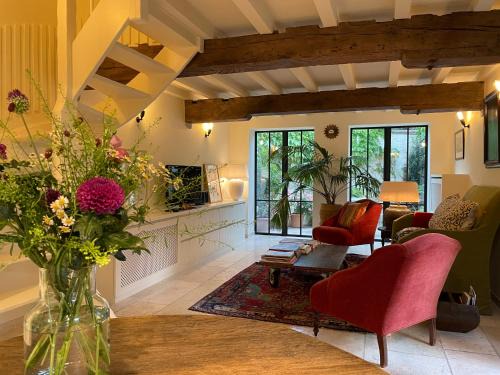 The Herring's Residence - Stylish Private Cottage with Breakfast in Historic Center - Adults-Only