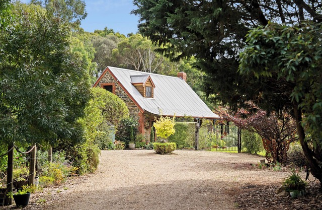 The Homestead Loft. Connect with nature and each other.