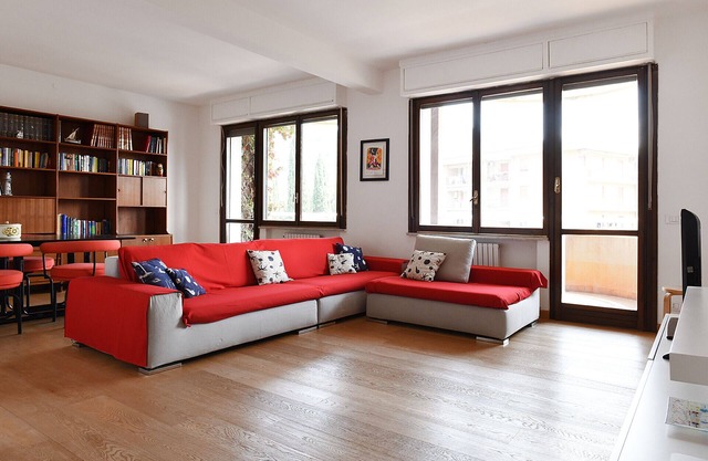 The House in the Gulf of Poets (CITRA Code 011016-LT-0378)